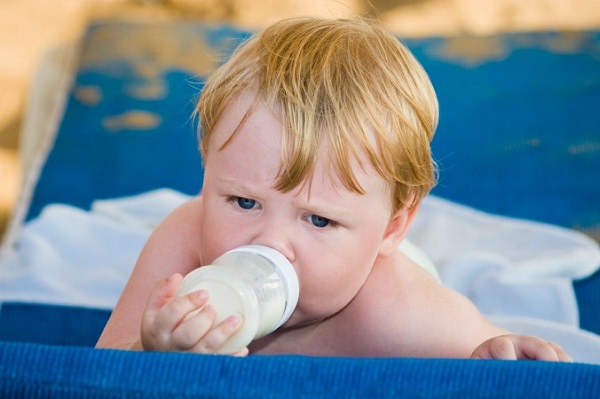 Nguyên liệu biến đổi gen nguy hiểm trong sữa bột trẻ em.